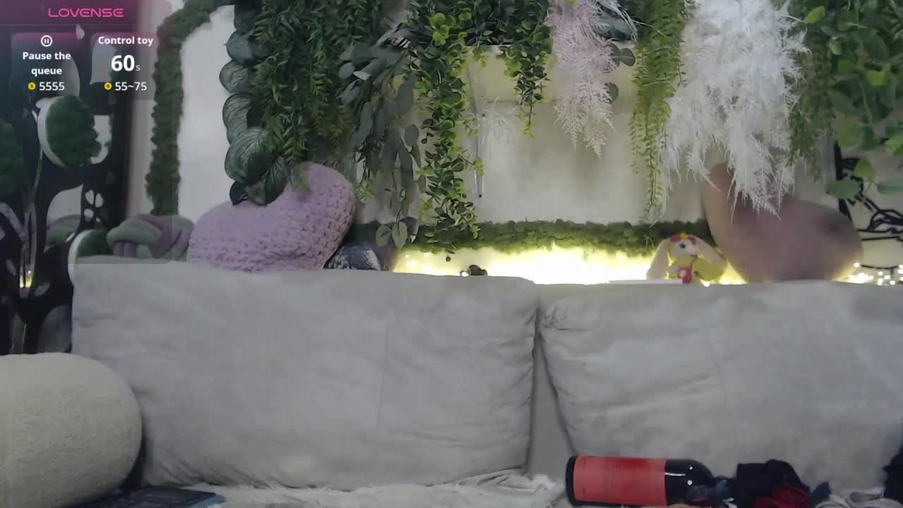 scyrim2 Cam Model Chat September 28, 2025