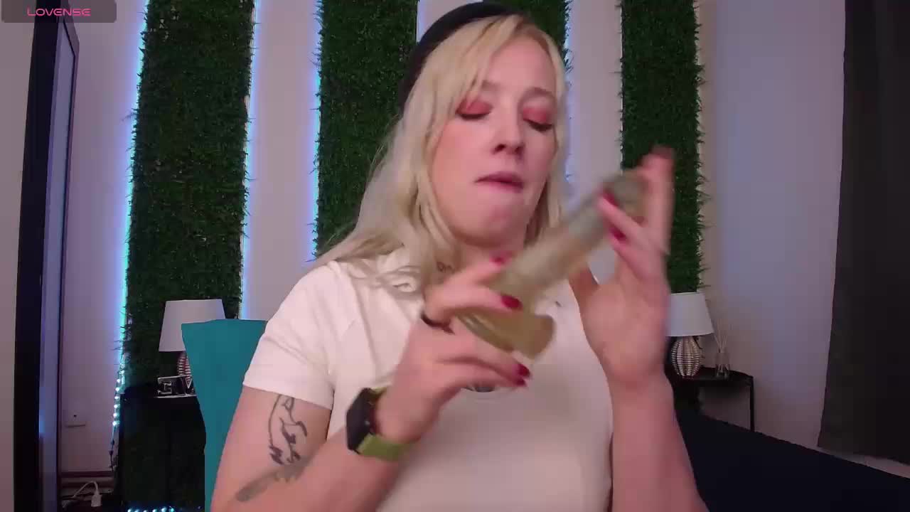 Nicole-Aniston Cam Model Chat September 28, 2025