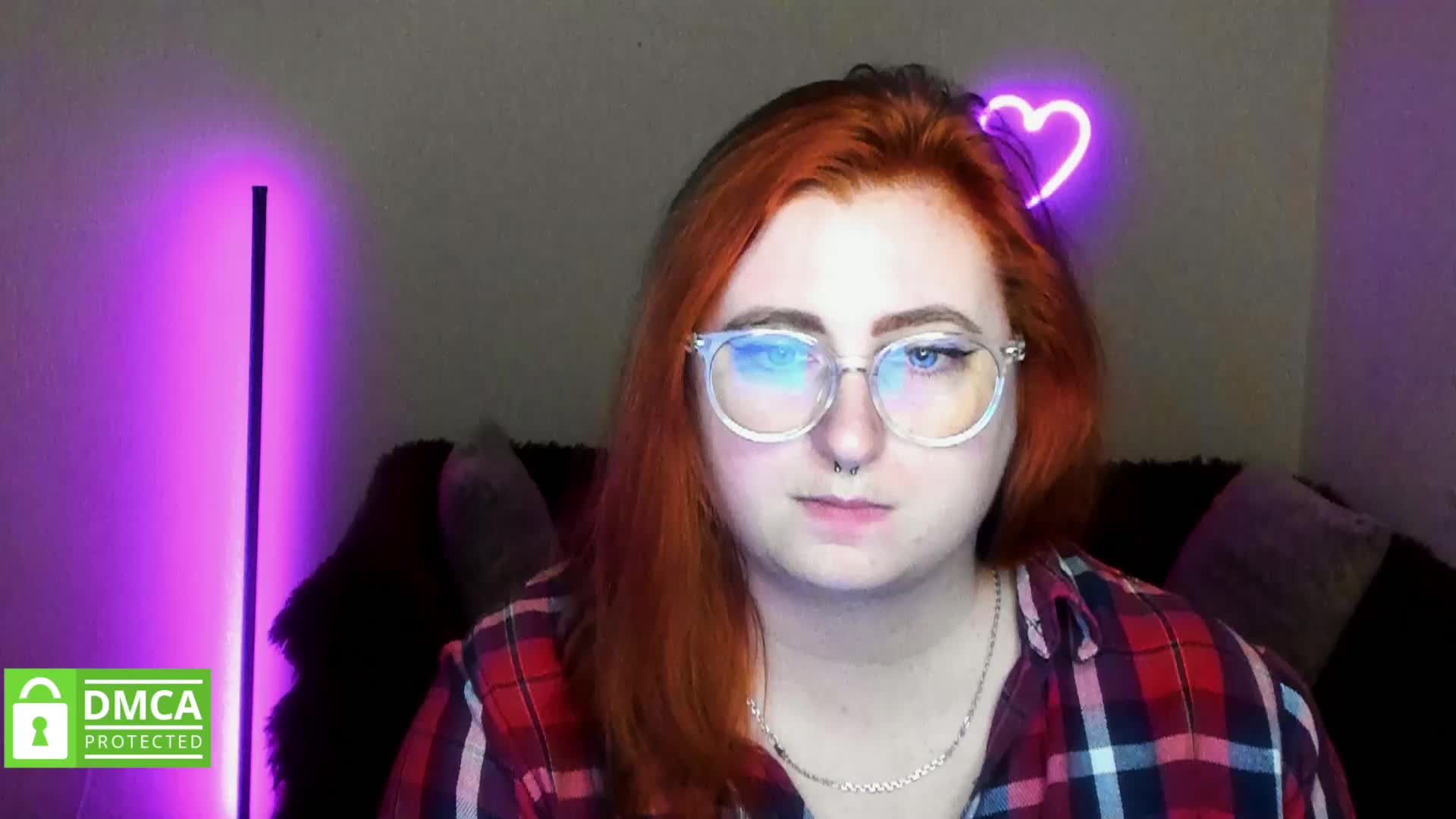 Aliciaredluv Cam Model Chat September 28, 2025