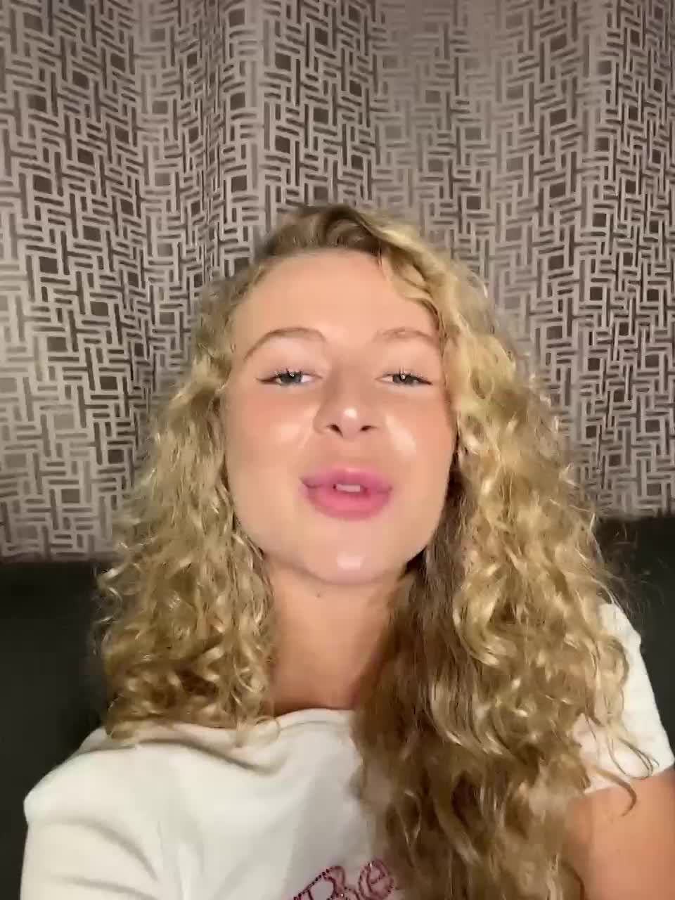 Vivena Cam Model Chat September 28, 2025