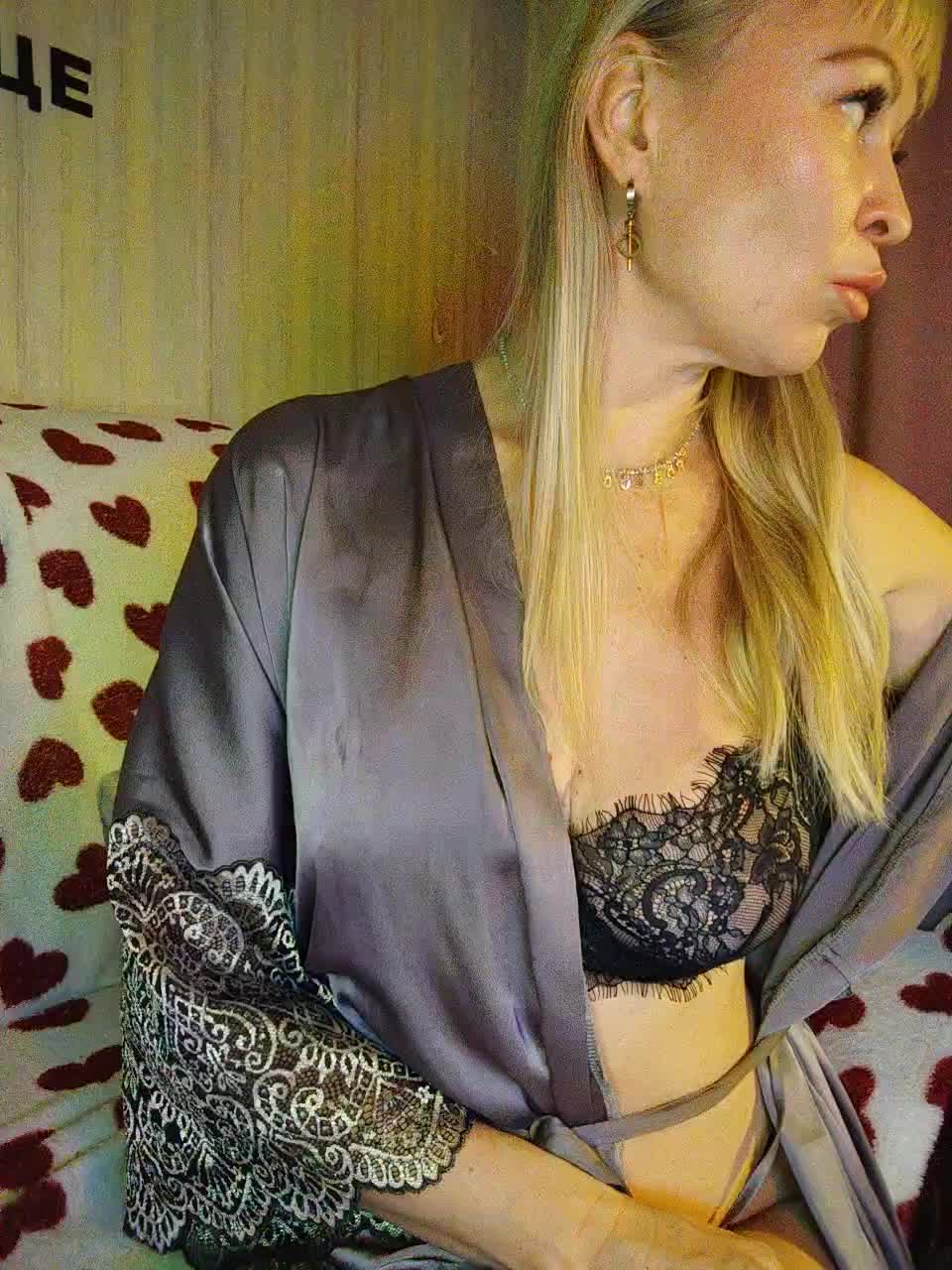 Blondi_Love Cam Model Chat September 28, 2025