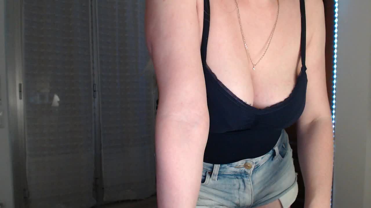 Alina-Lovely Cam Model Chat September 28, 2025