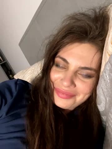 CurlyLara Cam Model Chat September 28, 2025