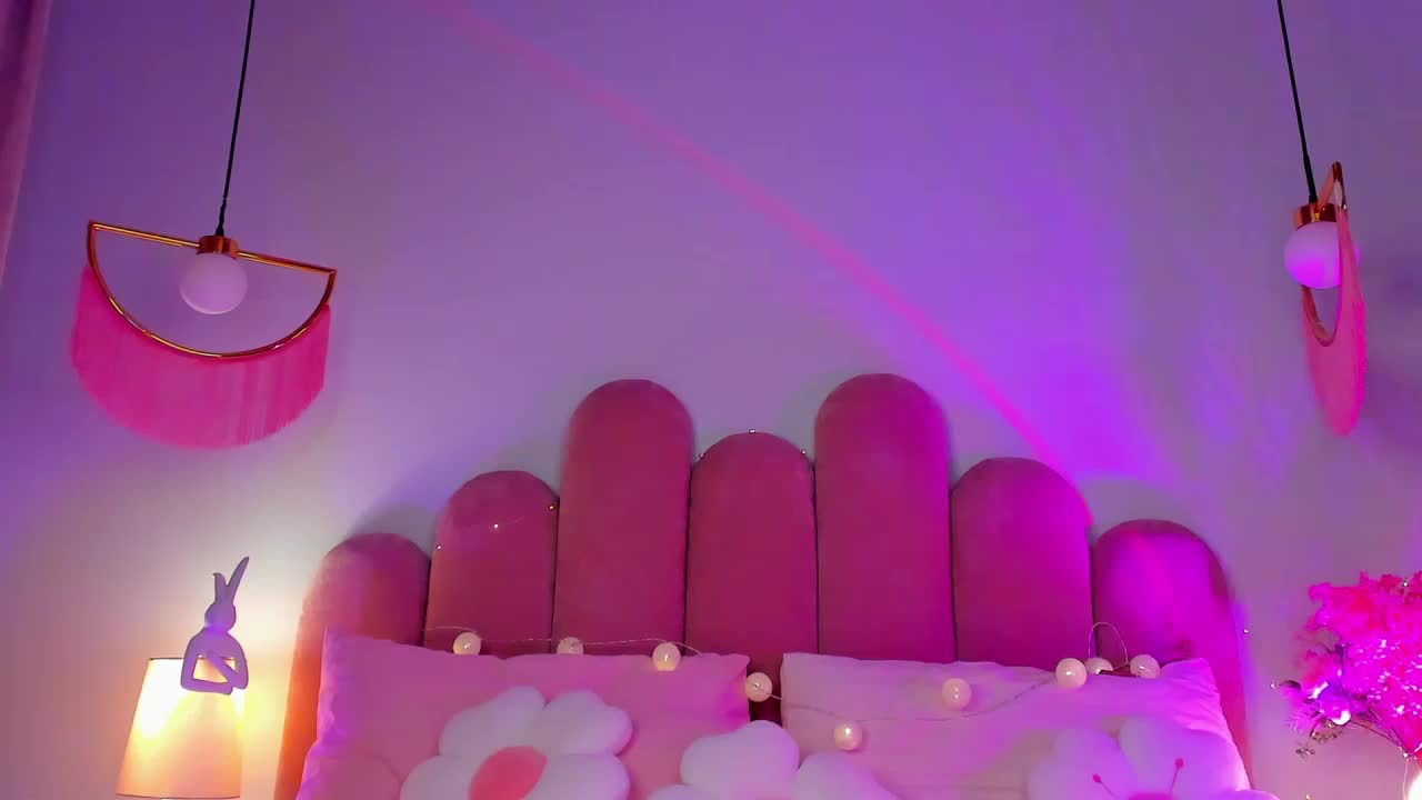 ElsaYoung Cam Model Chat September 29, 2025