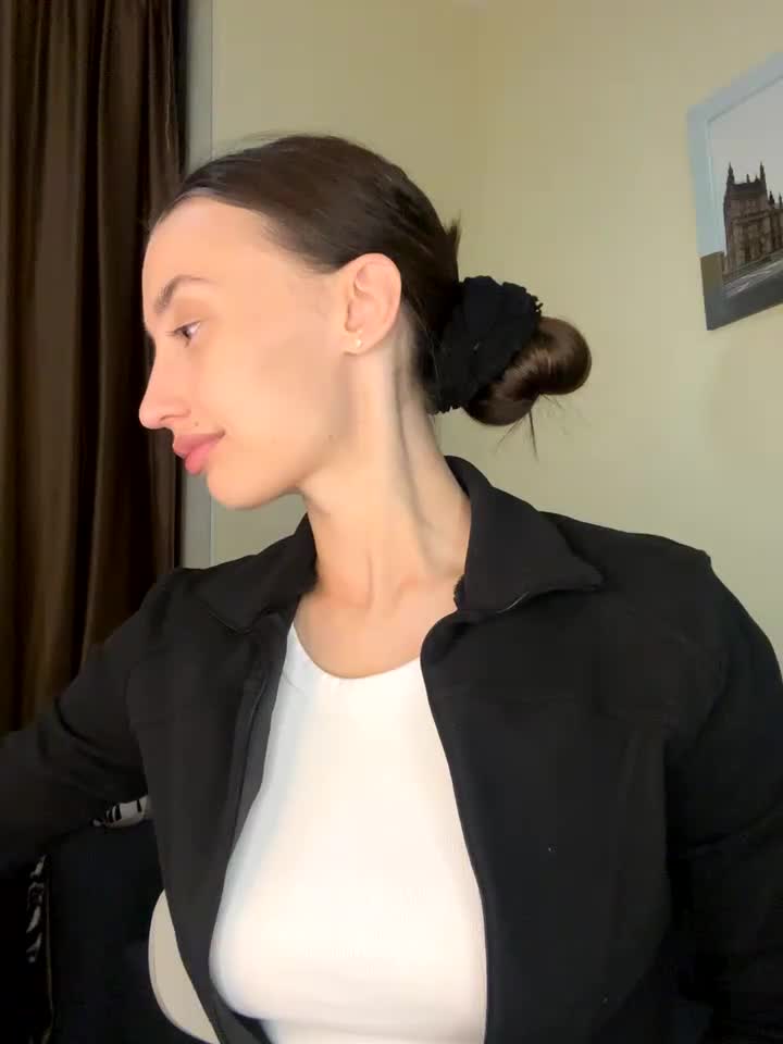 Polli_Kiss Cam Model Chat September 29, 2025