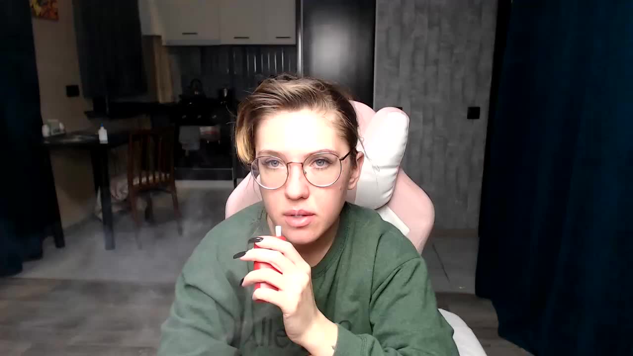 Reginasmilee Cam Model Chat September 29, 2025