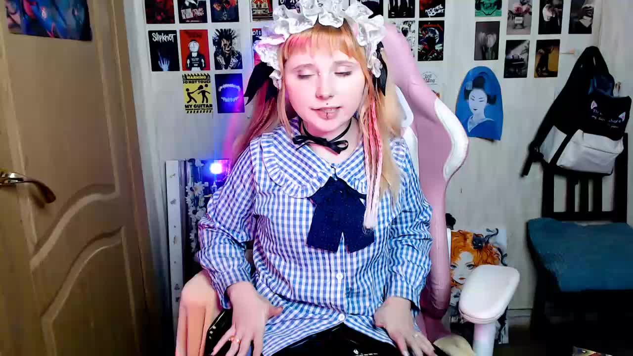 Usagi_Blush_ Cam Model Chat September 29, 2025