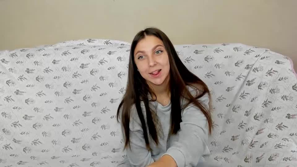 sinthiahug Cam Model Chat September 29, 2025