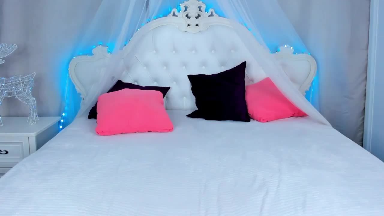 AlinaLovelyX Cam Model Chat September 29, 2025