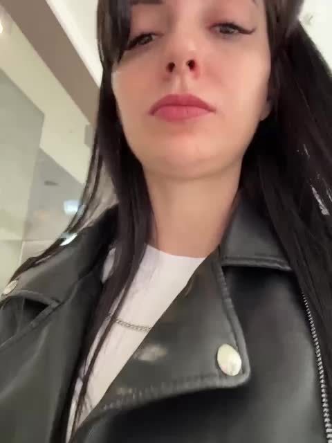 Valeria--sweet Cam Model Chat September 29, 2025