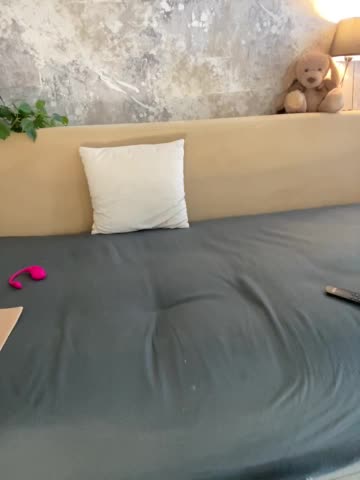 _I_123 Cam Model Chat September 29, 2025