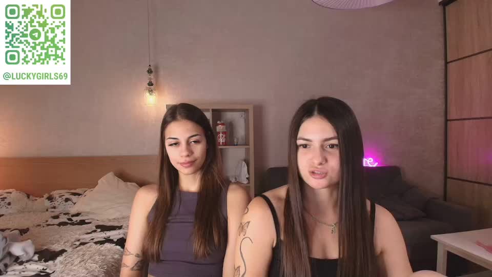 caressyourself Cam Model Chat September 29, 2025