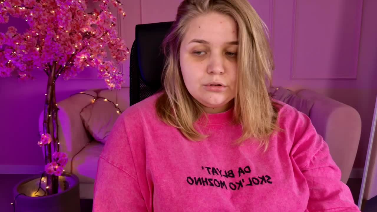 SladaDell Cam Model Chat September 29, 2025