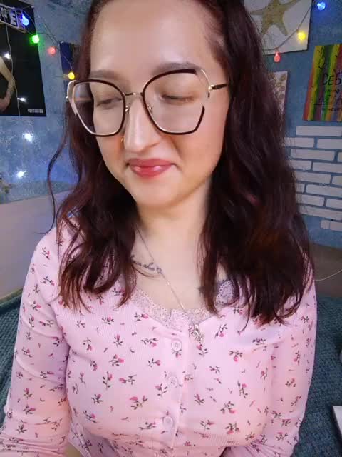 Mari_Gold Cam Model Chat September 29, 2025