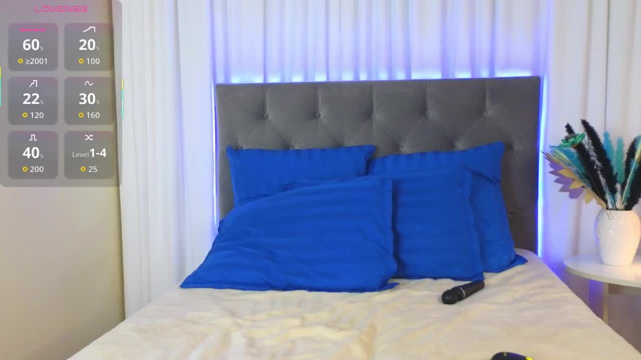 Ariana_Petite Cam Model Chat September 29, 2025