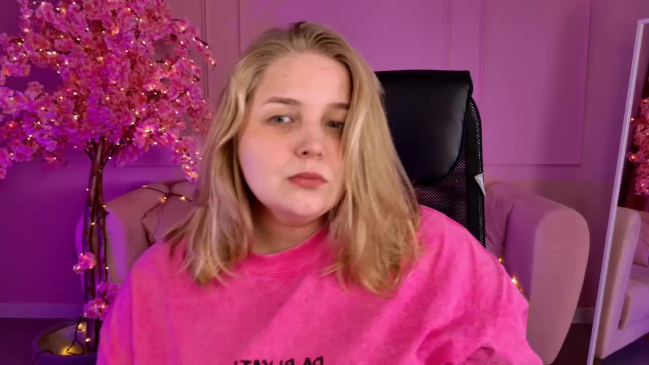 SladaDell Cam Model Chat September 29, 2025