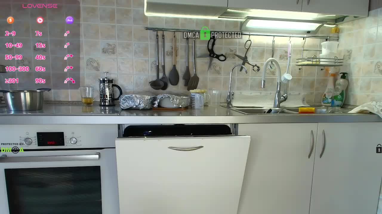 MilfeaN Cam Model Chat September 29, 2025