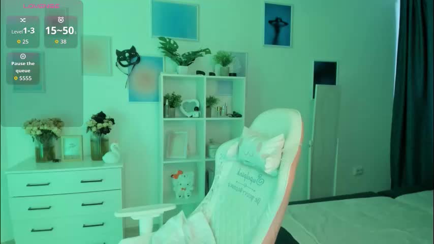 miavixxenn Cam Model Chat September 29, 2025