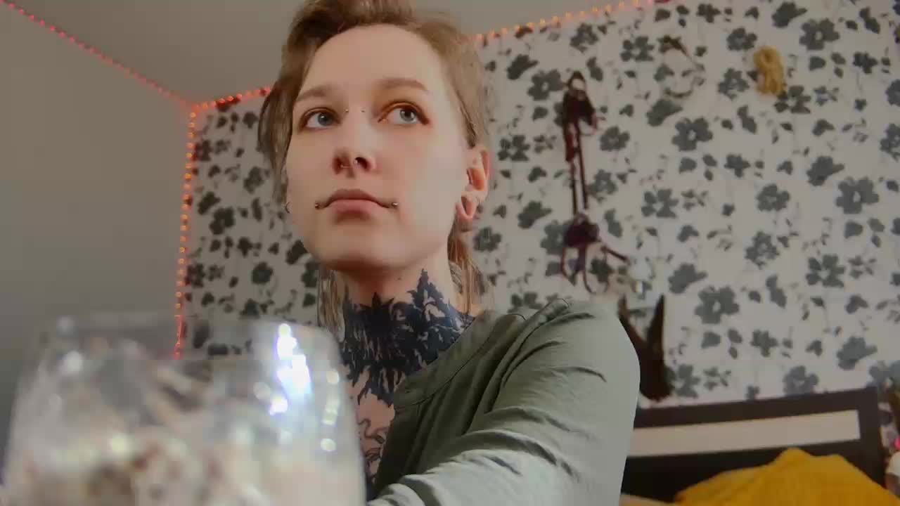 LittleSpaceMouse- Cam Model Chat September 29, 2025