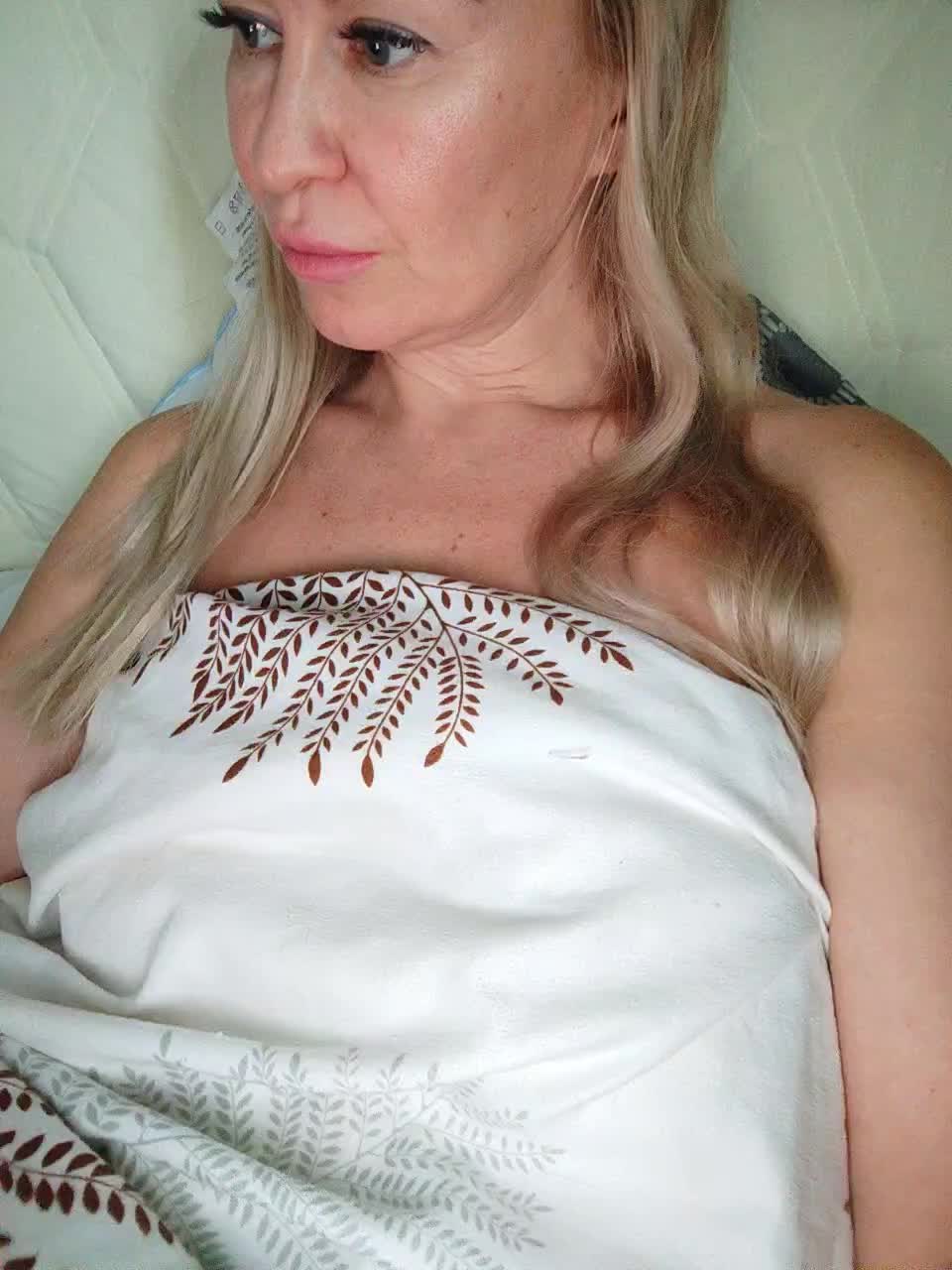 Blondi_Love Cam Model Chat September 29, 2025