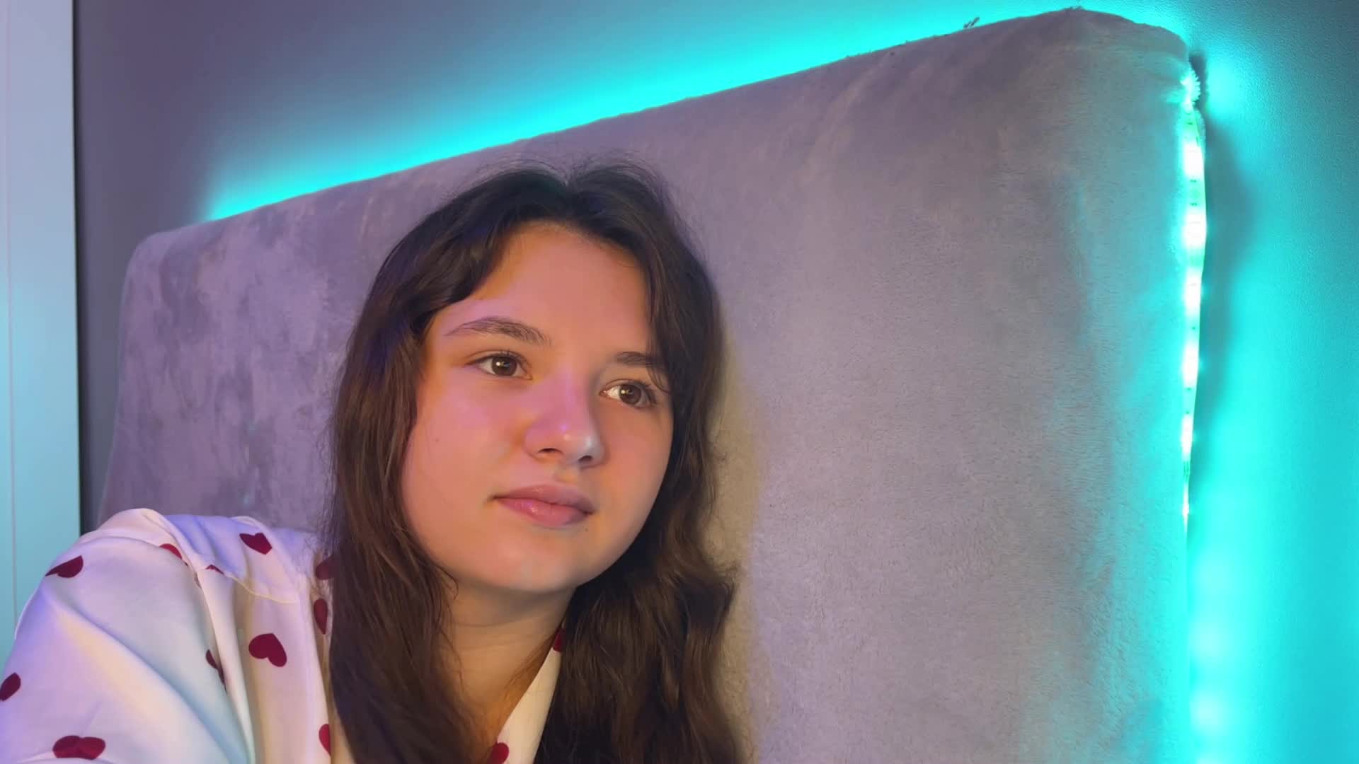 AlisaRichGold Cam Model Chat September 29, 2025