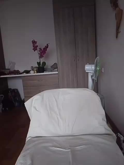 Lady_in_Red Cam Model Chat September 29, 2025