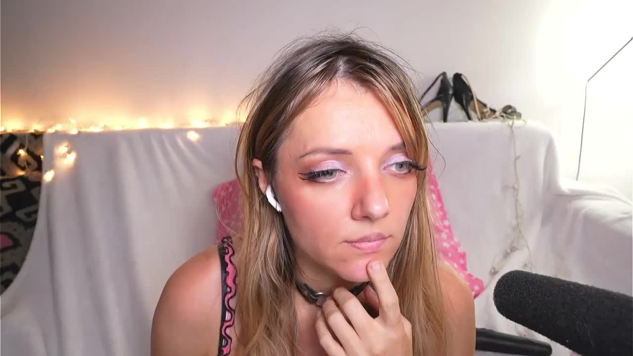 Magnetic_Amy Cam Model Chat September 29, 2025