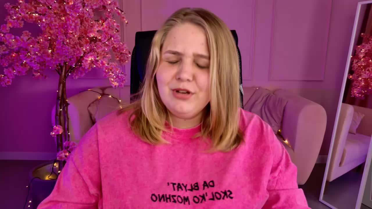 SladaDell Cam Model Chat September 29, 2025