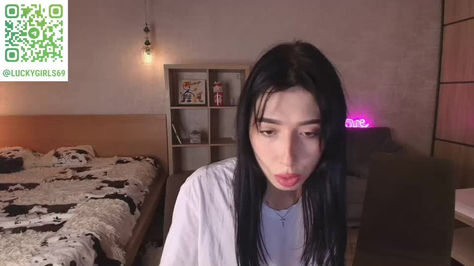 caressyourself Cam Model Chat September 29, 2025