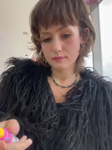 what_is_the_sun Cam Model Chat September 29, 2025