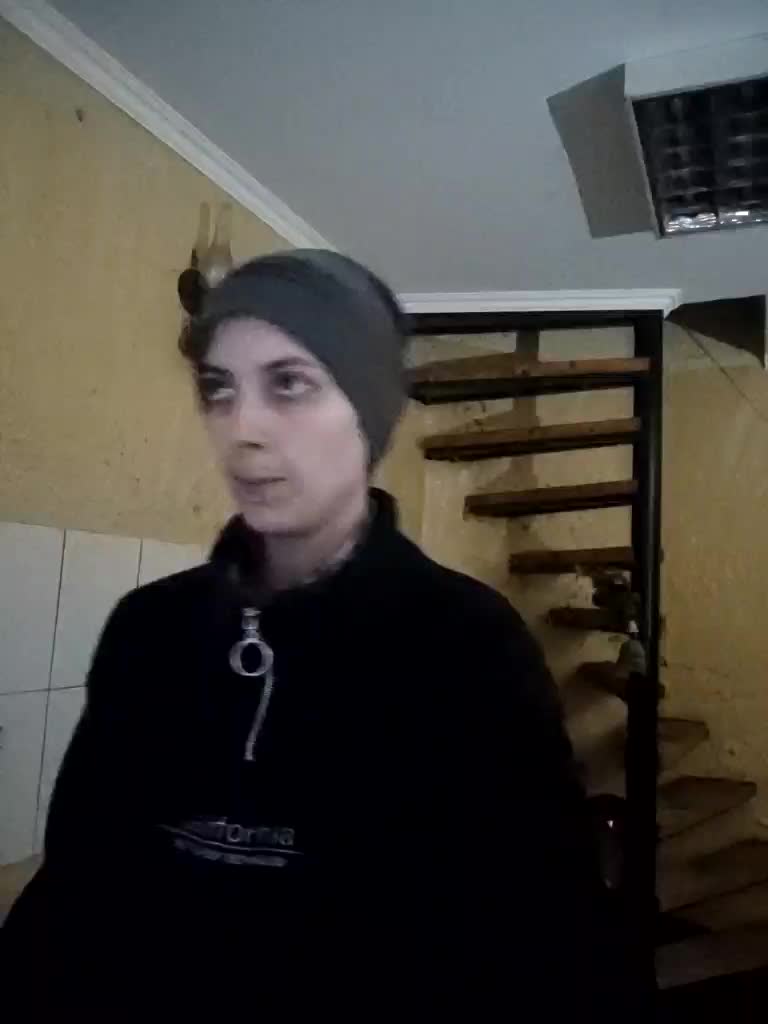 Kira700cams Cam Model Chat September 29, 2025