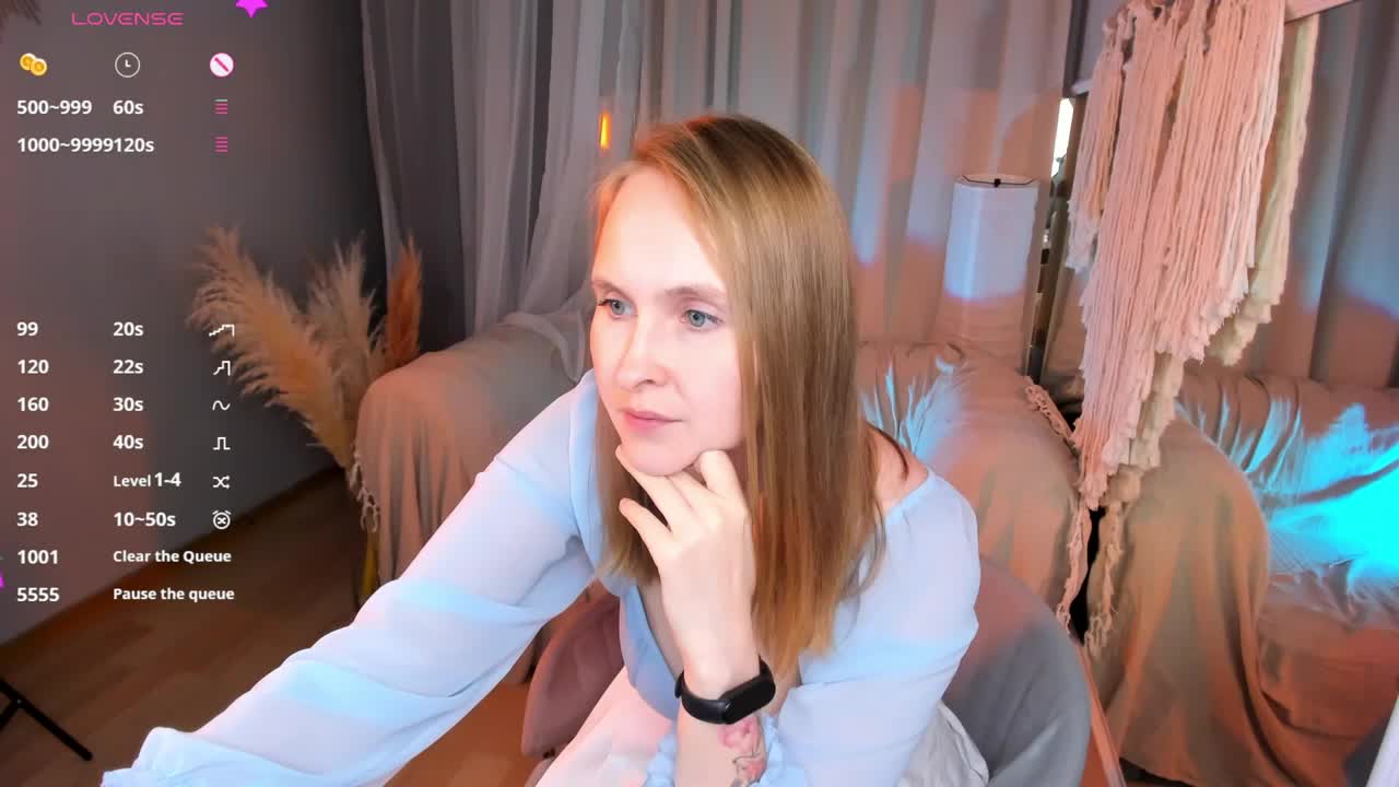 Agatha_Mott Cam Model Chat September 29, 2025