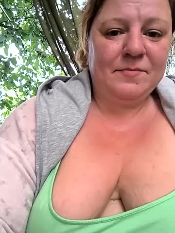 jusichka Cam Model Chat September 29, 2025