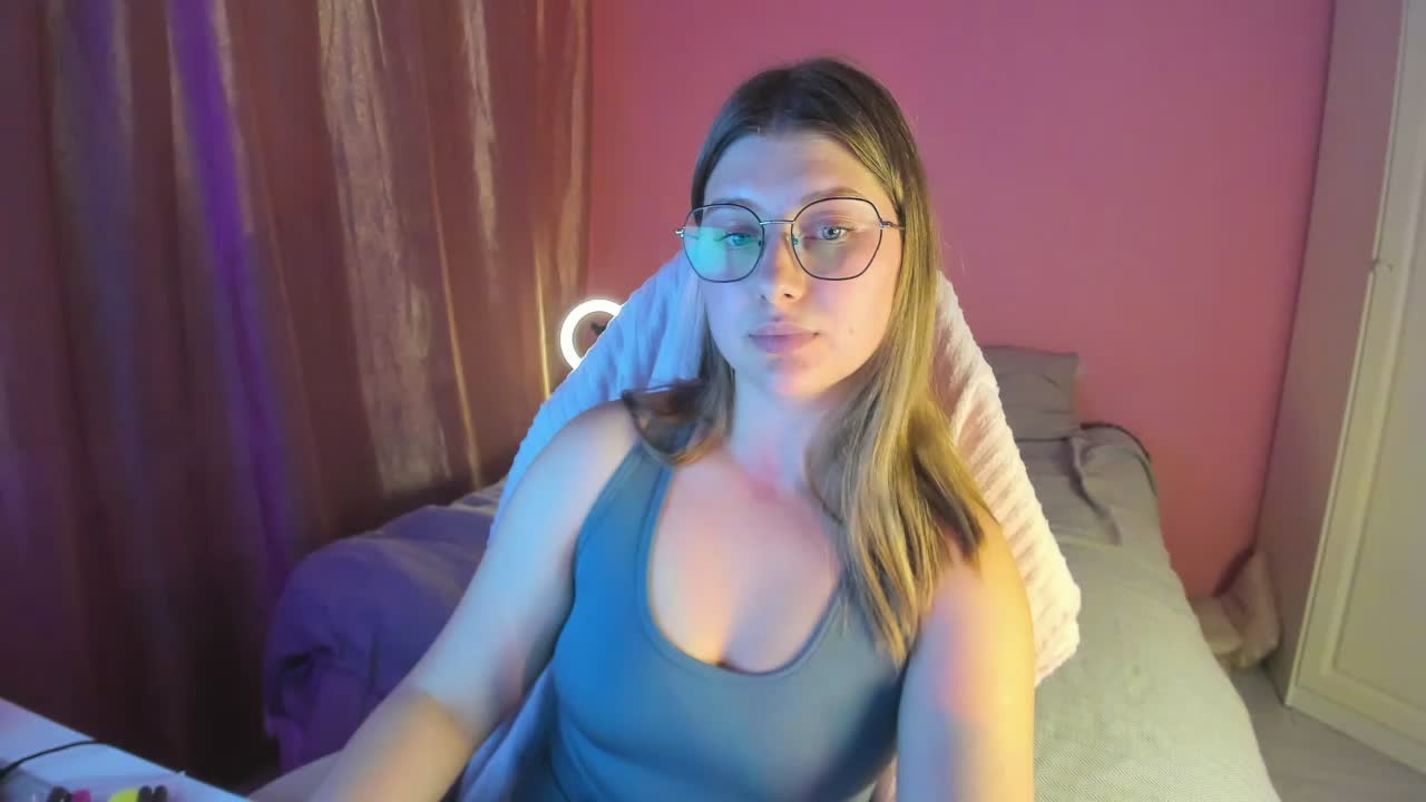 Dashechka Cam Model Chat September 29, 2025