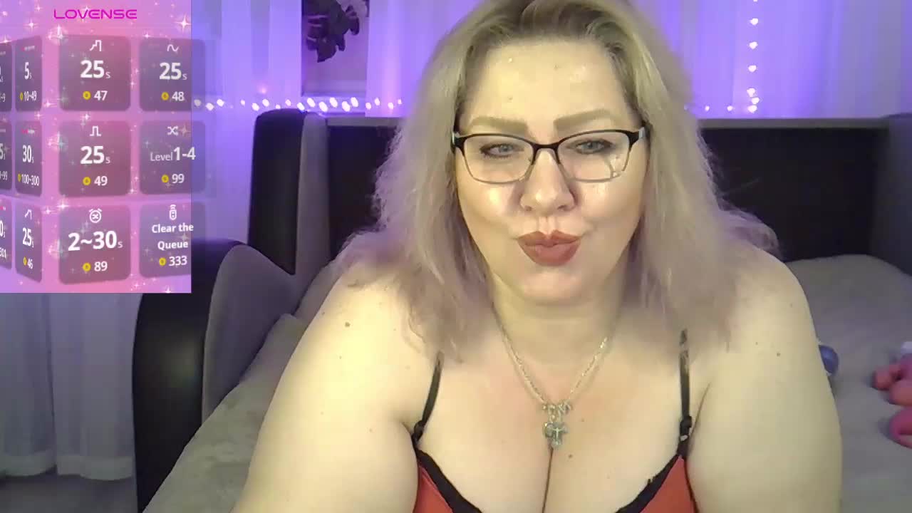 AngelinaGlam Cam Model Chat September 30, 2025