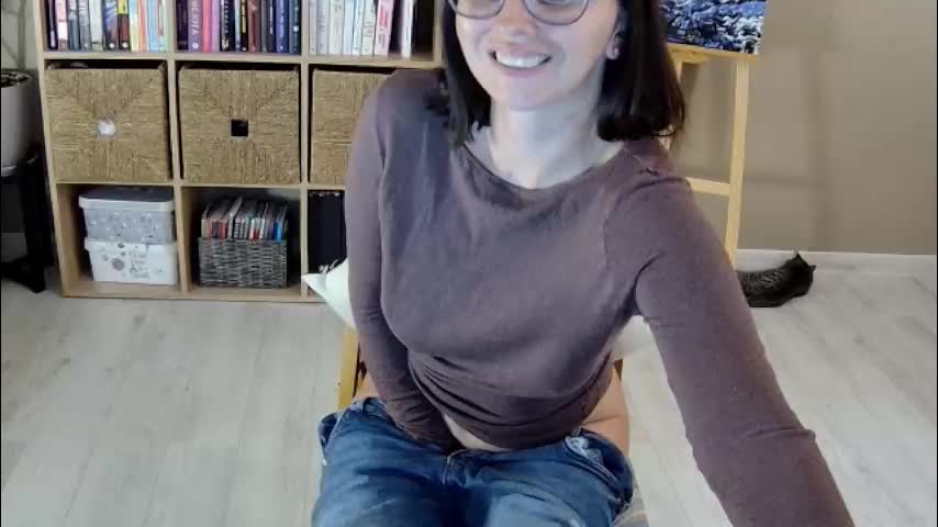 erotic_vibe Cam Model Chat September 30, 2025