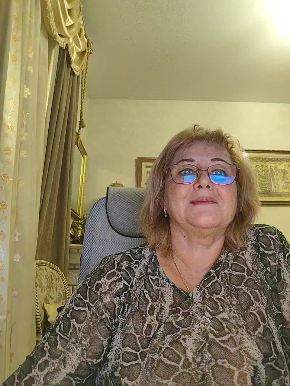 KarinkaSweet Cam Model Chat September 30, 2025