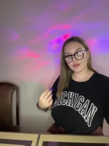 Cris_Mi Cam Model Chat September 30, 2025