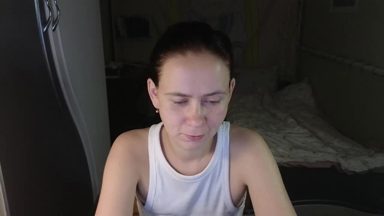 Riley_Roo Cam Model Chat September 30, 2025