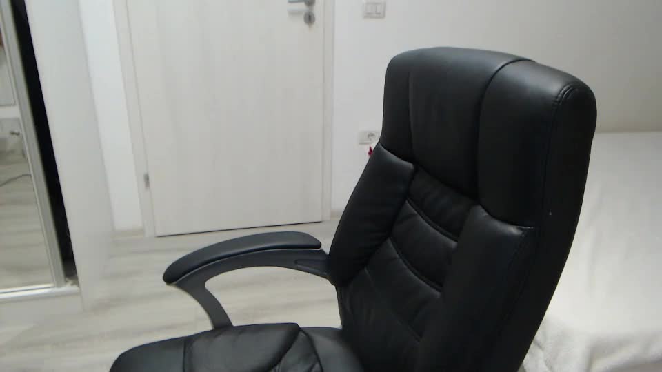 blue_eyes96 Cam Model Chat September 30, 2025