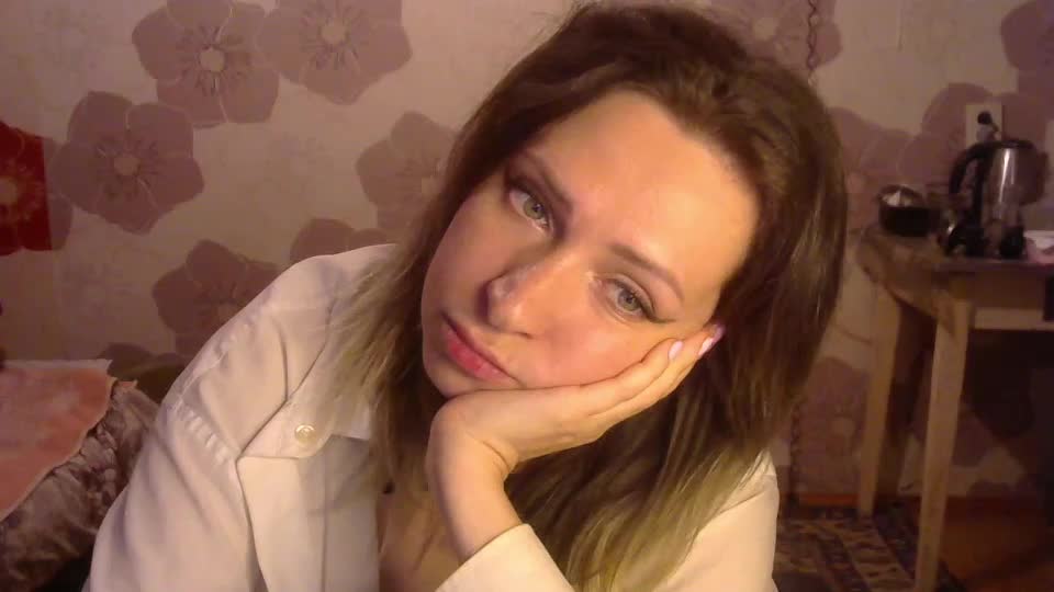 Queen_Daenerys Cam Model Chat September 30, 2025