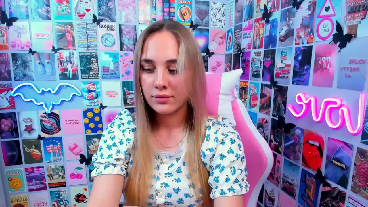 MiaMilas Cam Model Chat September 30, 2025