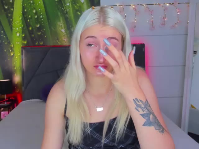 HollyTaillor Cam Model Chat September 30, 2025