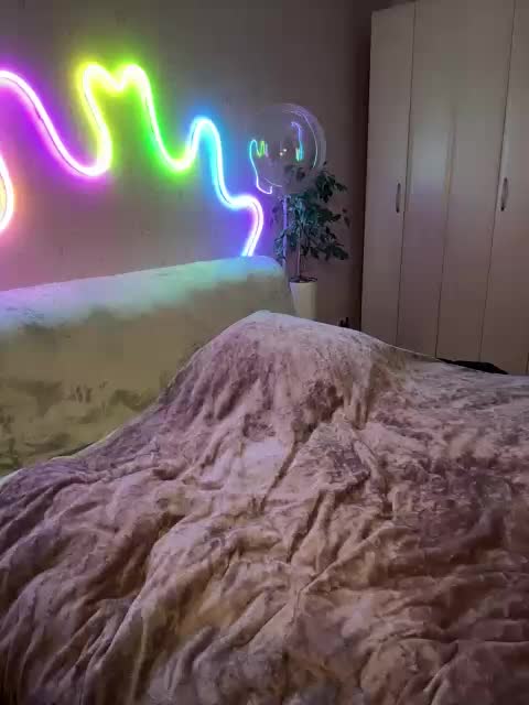 Klubnika13 Cam Model Chat September 30, 2025