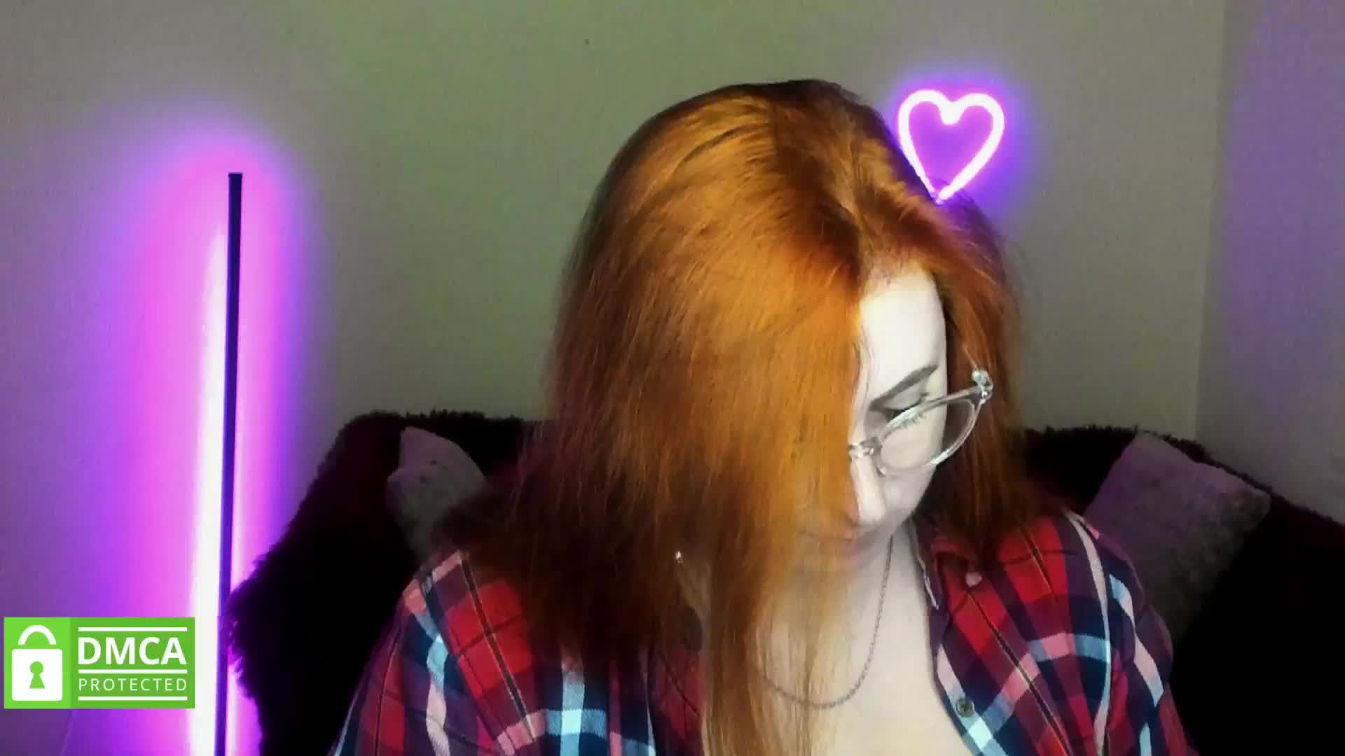 Aliciaredluv Cam Model Chat September 30, 2025