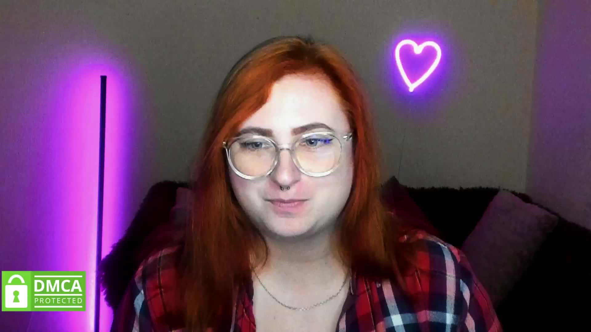 Aliciaredluv Cam Model Chat September 30, 2025