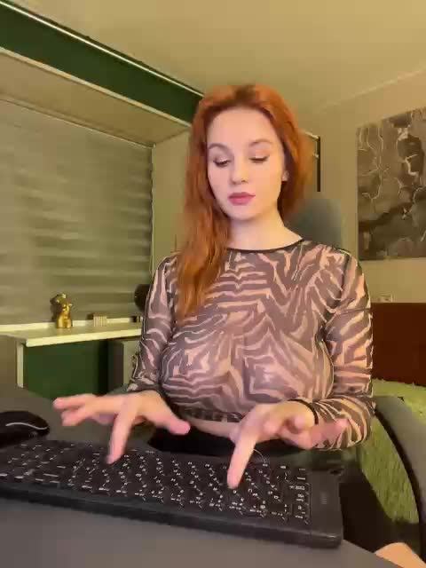 1_Aariella_1 Cam Model Chat September 30, 2025