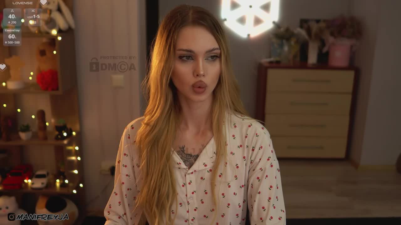 ManiFreyja Cam Model Chat September 30, 2025