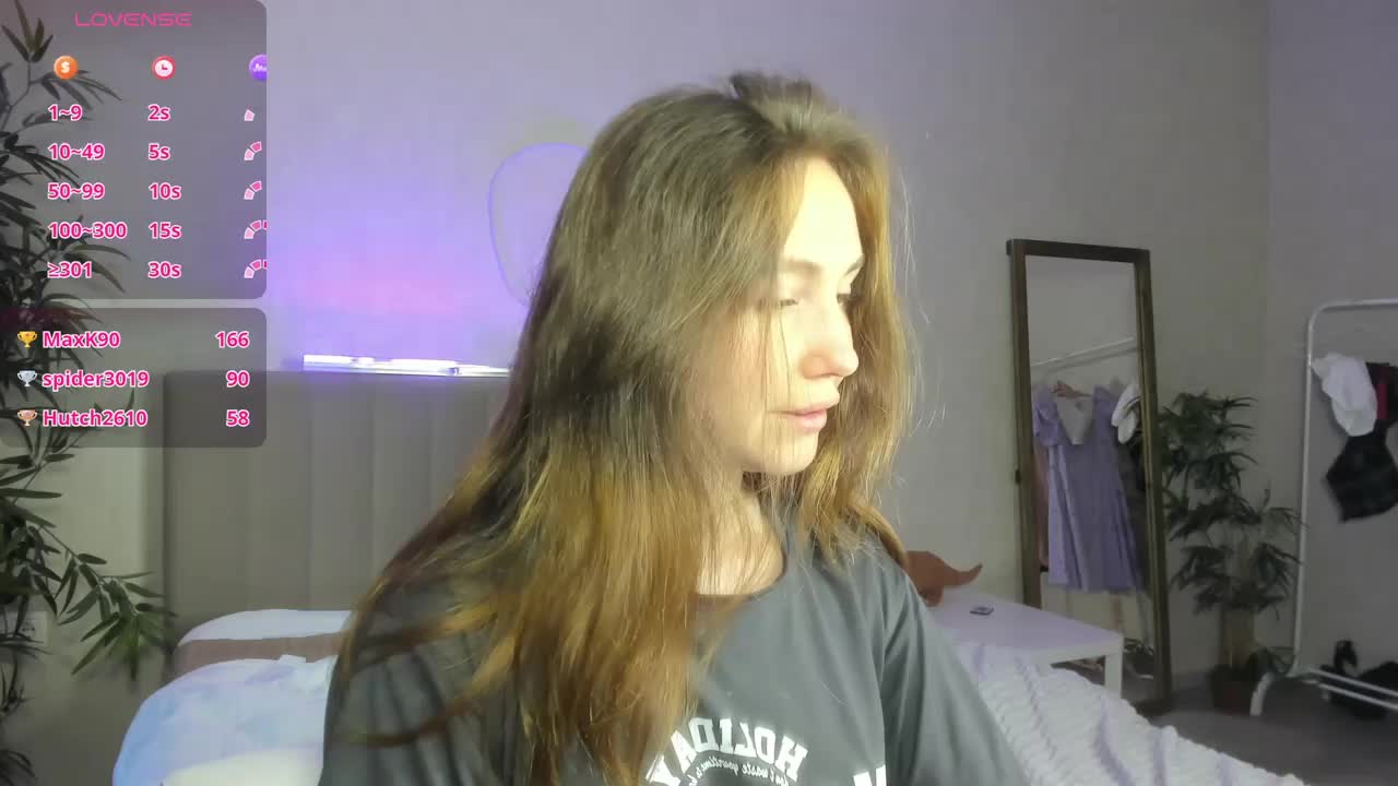 Luna_G0ld Cam Model Chat September 30, 2025