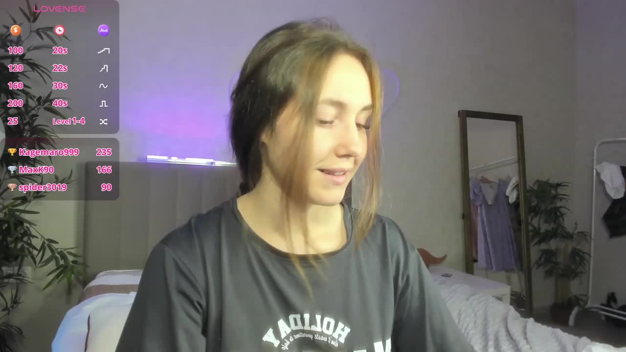 Luna_G0ld Cam Model Chat September 30, 2025